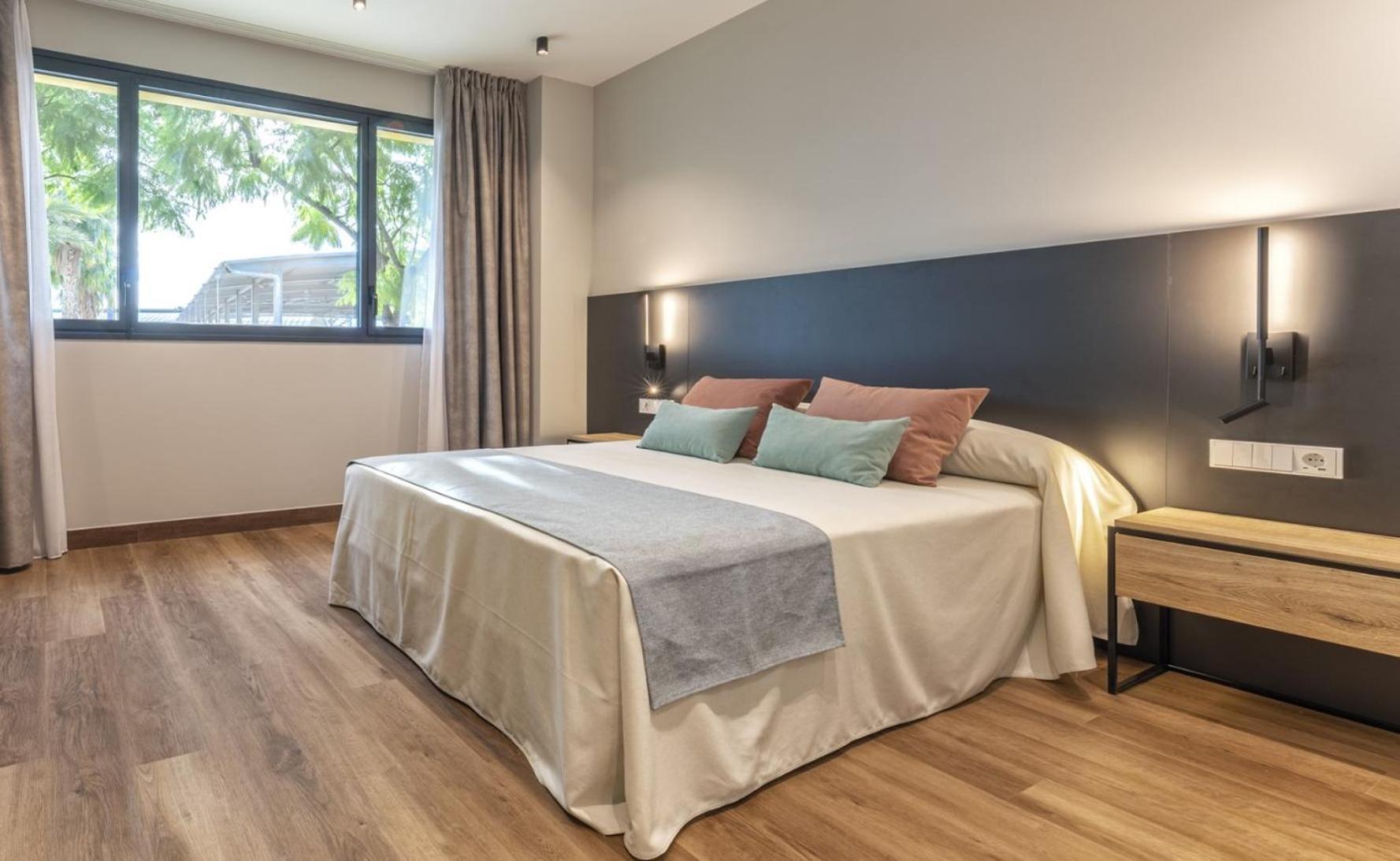 Hotel Villa Universitaria San Vicente Raspeig Екстериор снимка
