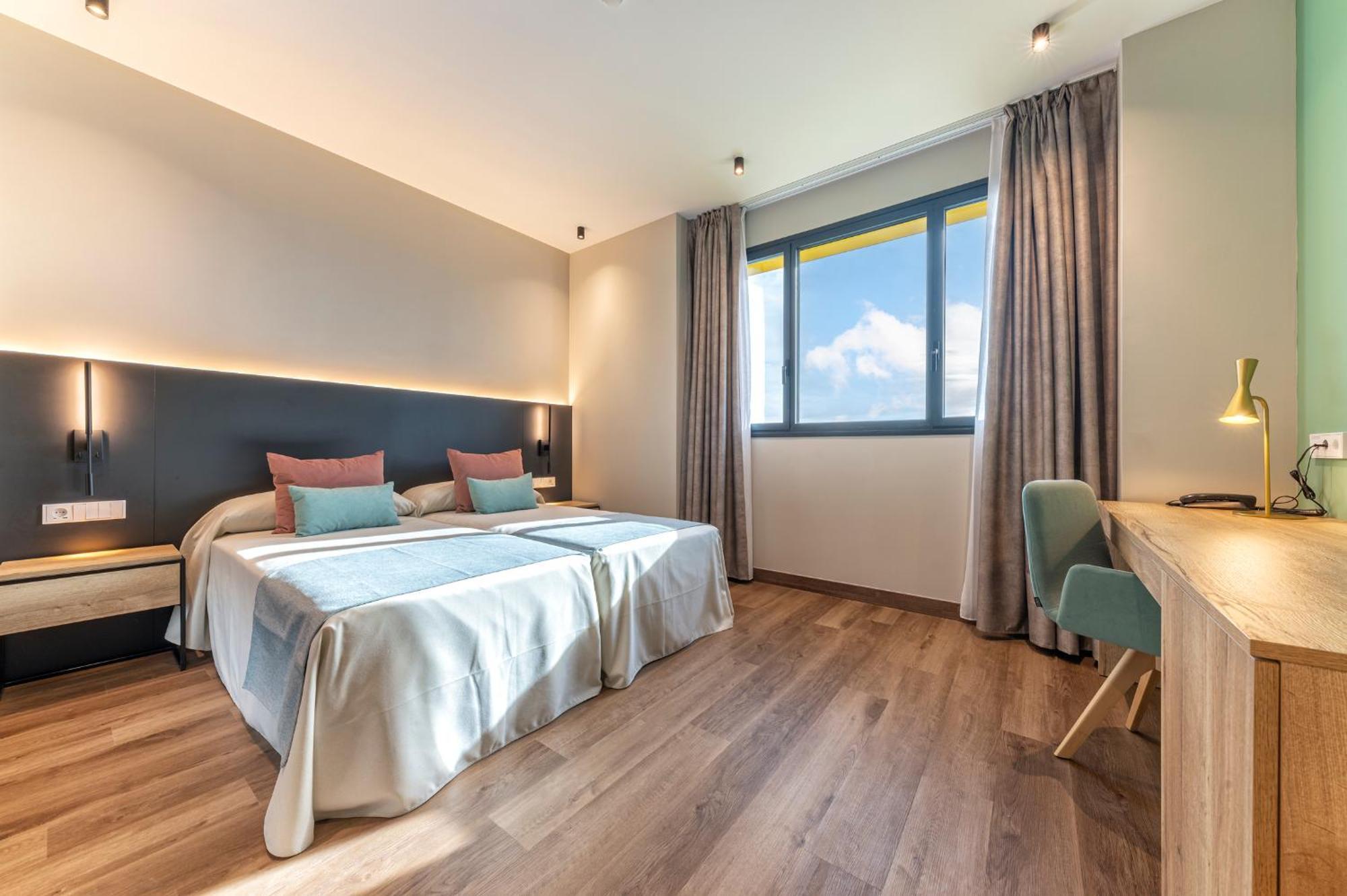 Hotel Villa Universitaria San Vicente Raspeig Екстериор снимка