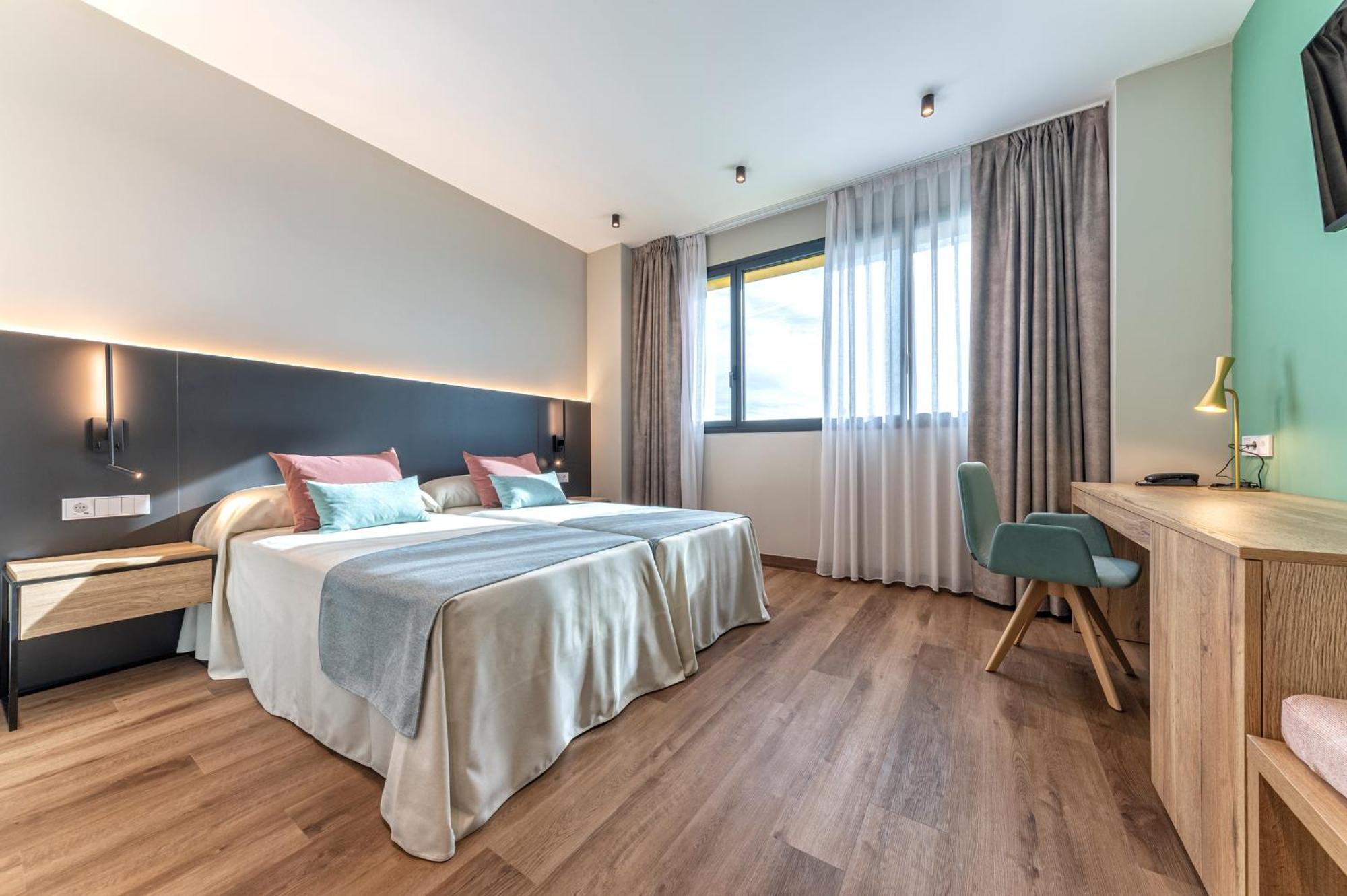 Hotel Villa Universitaria San Vicente Raspeig Екстериор снимка